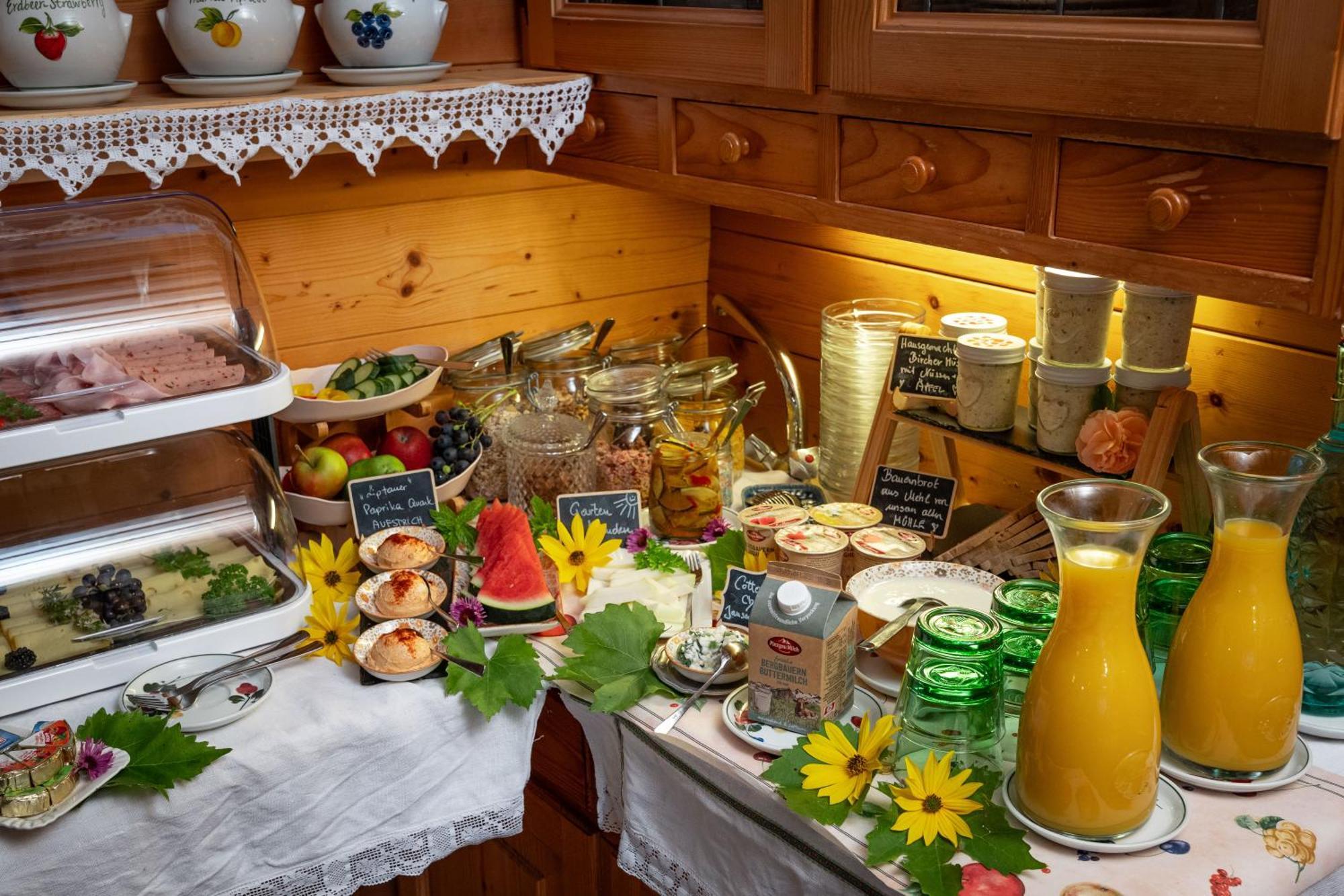 Frühstückspension Müllergut Sankt Martin bei Lofer Exterior foto
